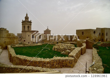 Malta, Gozo, Victoria, cityscape 128961961