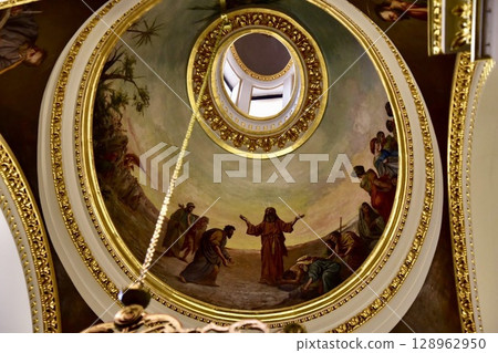 Malta: Inside the church 128962950