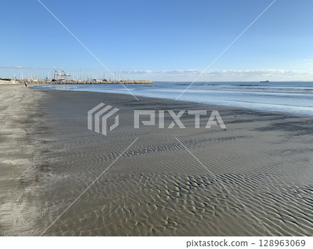 塞浦路斯海灘 128963069