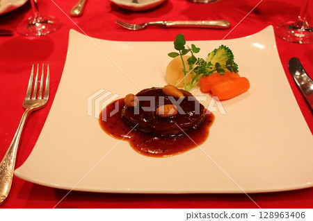 French main dish: beef fillet steak with red wine sauce French main dish: beef fillet steak with red wine sauce 128963406