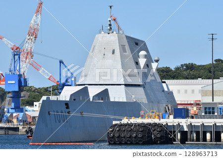 飛彈驅逐艦邁克爾·蒙蘇爾 128963713