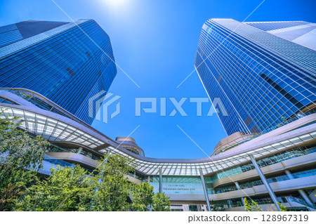 七月的東京街景。一線希望…高輪Gateway站前的Takanawa Gateway City景觀等=26日 128967319