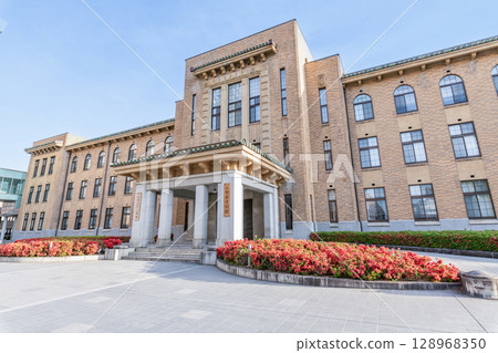 山梨縣甲府市山梨縣廳別館 128968350