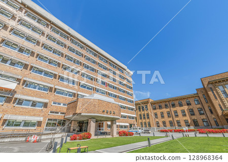 山梨縣甲府市山梨縣政府本廳舍及別館 128968364