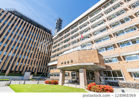 山梨縣甲府市山梨縣政府本館和新防災大樓 128968369