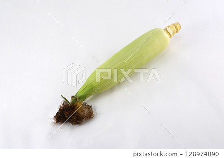 新鮮的玉米 新鮮的玉米 128974090