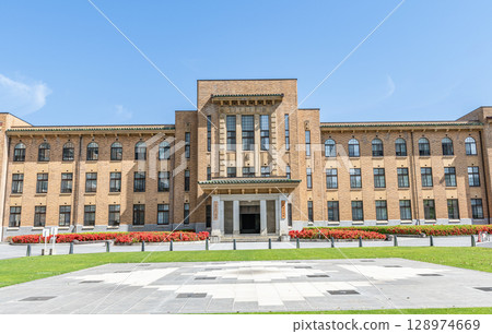 山梨縣甲府市山梨縣廳別館 128974669