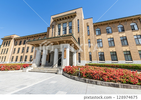 山梨縣甲府市山梨縣廳別館 128974675