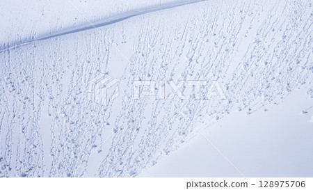 鳥取沙丘的雪景 128975706