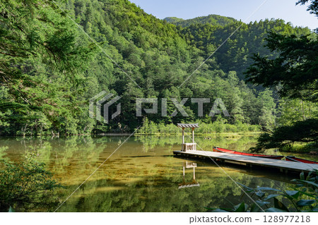 <長野>上高地的絕景:奧宮神社 <長野>上高地的絕景:奧宮神社 128977218