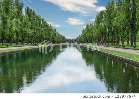 水的河流 128977674