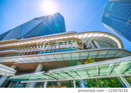 七月的東京街景。一線希望…高輪Gateway站前的Takanawa Gateway City景觀等=26日 128978288