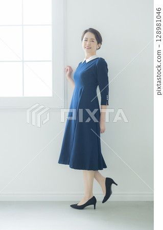Portrait of a middle-aged woman 128981046