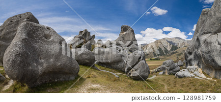 Castle Hill, Canterbury, New Zealand / Huge rocks and scattered rocks at Kura Tawhiti Castle Hill, Canterbury, New Zealand / Huge rocks and scattered rocks at Kura Tawhiti 128981759