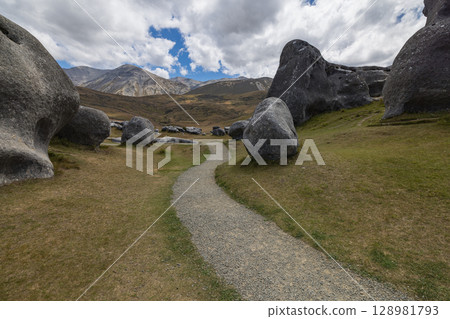 Castle Hill, Canterbury, New Zealand / Huge rocks and scattered rocks at Kura Tawhiti Castle Hill, Canterbury, New Zealand / Huge rocks and scattered rocks at Kura Tawhiti 128981793