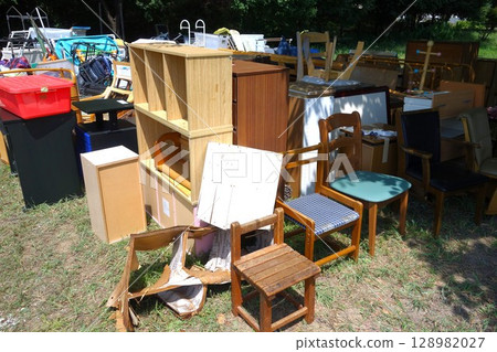 Bulky garbage collection 128982027