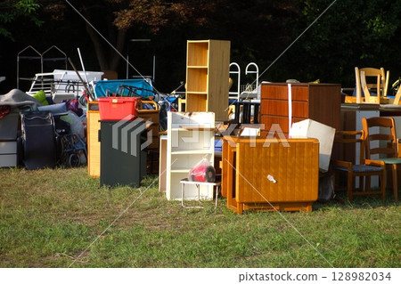 Bulky garbage collection 128982034