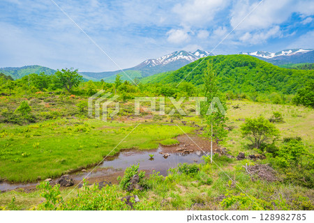 追憶池與乘鞍山【一之瀨庭園】 128982785