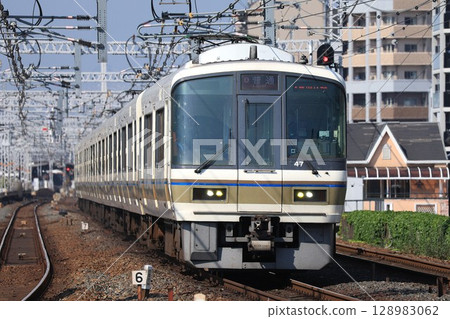 [JR西日本] 221系列（大阪環狀線：野田站） 128983062