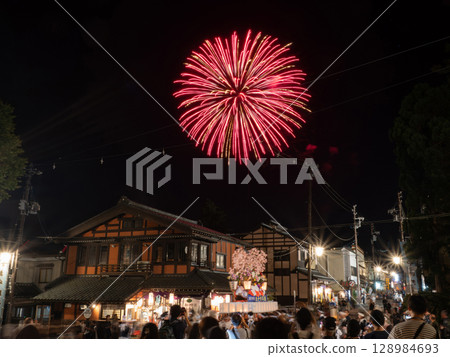 Yahiko Lantern Festival: Fireworks Display 128984693