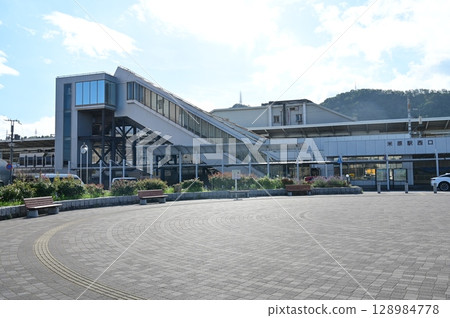 West exit of Maibara Station (Tokaido Line/Hokuriku Line) West exit of Maibara Station (Tokaido Line/Hokuriku Line) 128984778