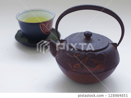 鐵壺，鐵，茶杯，茶碗，傳統工藝，日本形象 128984851