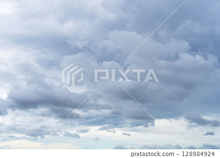 June sky: Cloudy morning sky and impressive clouds 30 128984924