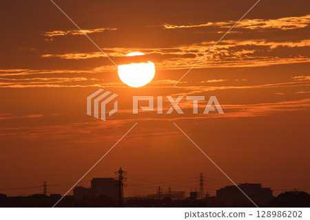 住宅區的日出，日出，住宅區的早晨，清晨，朝霞，朝陽，太陽 128986202