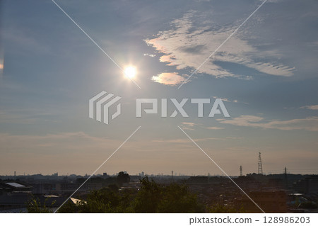 住宅區的日出，日出，住宅區的早晨，清晨，朝霞，朝陽，太陽 128986203