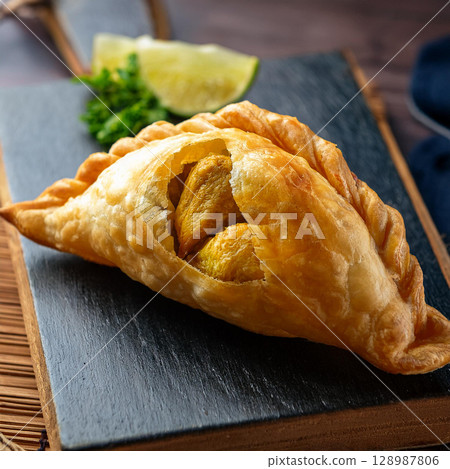 Crispy Curry Puff with Spicy Filling 128987806