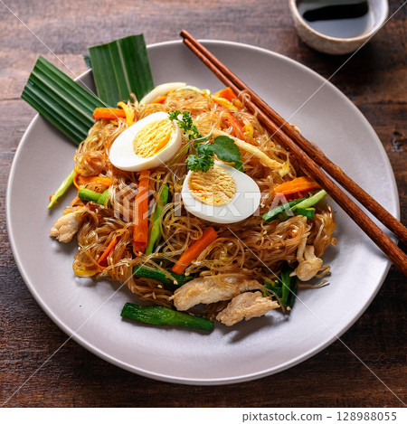 Delicious Stir Fried Bee Hoon Delight 128988055
