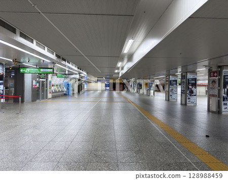 空蕩蕩的橫濱車站 128988459