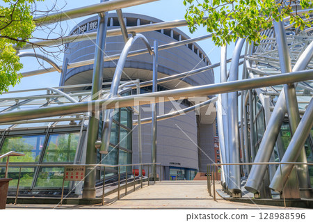Osaka Science Museum and The National Museum of Art, Osaka (Kita-ku, Osaka City, Osaka Prefecture) Osaka Science Museum and The National Museum of Art, Osaka (Kita-ku, Osaka City, Osaka Prefecture) 128988596