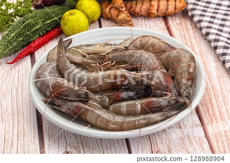 Raw fresh raw wild prawn Raw fresh raw wild prawn 128988904