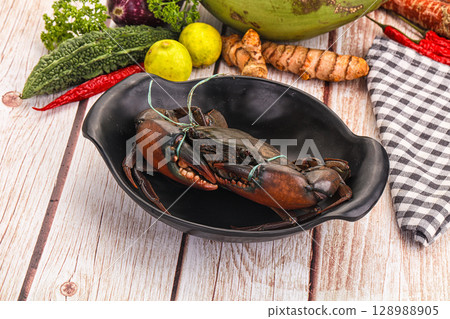 Wild raw crab for cooking Wild raw crab for cooking 128988905