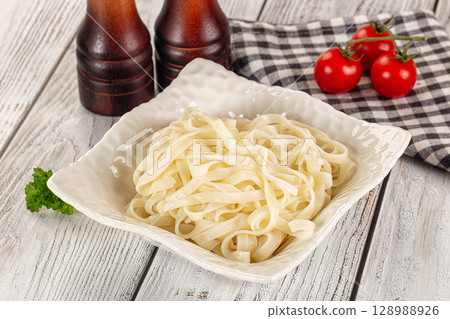 Boiled wheat asian udon noodles Boiled wheat asian udon noodles 128988926