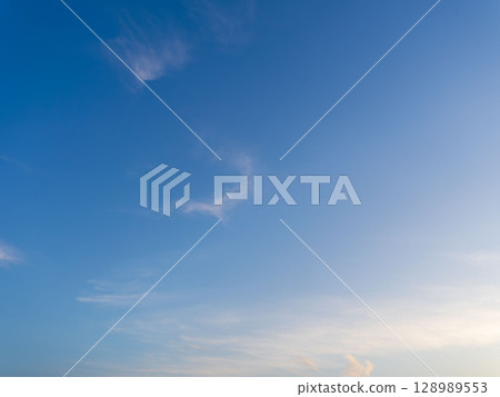 六月的天空：黃昏時分的藍天白雲 26 128989553
