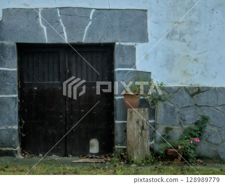 old farmhouse door old farmhouse door 128989779