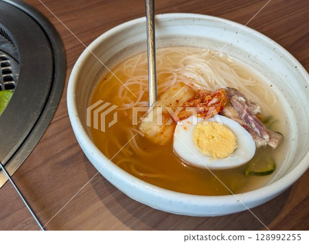 Delicious and refreshing authentic cold noodles from a high-end yakiniku restaurant 128992255