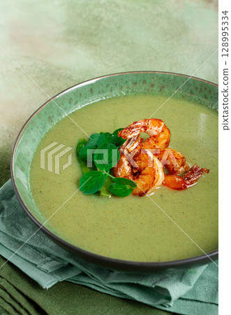 pea cream soup, with shrimp, green soup, homemade, top view, no people, pea cream soup, with shrimp, green soup, homemade, top view, no people, 128995334