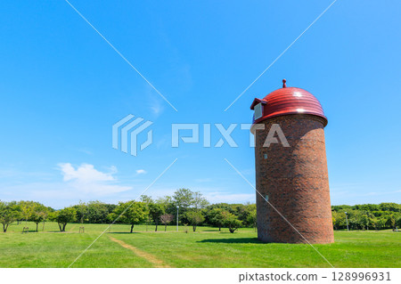 Silo and blue sky 128996931