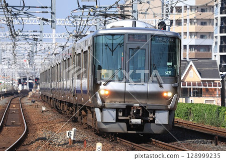 [JR West] 223 series 0 (Osaka Loop Line: Noda Station) 128999235
