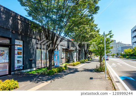 East exit of JR Nagamachi Station, Asuto Nagamachi 1-chome North, restaurant district, roadside trees, Asuto Nagamachi Sports Park 128999244