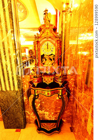 Luxury table clock 128999590