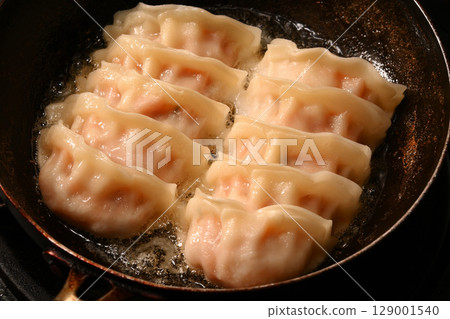 Mentaiko dumplings cooking scene 129001540