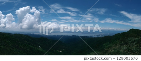 展現自然雄偉壯麗的背景 129003670