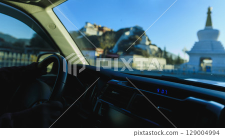 Diving car in Lhasa city,Tibet,China 129004994