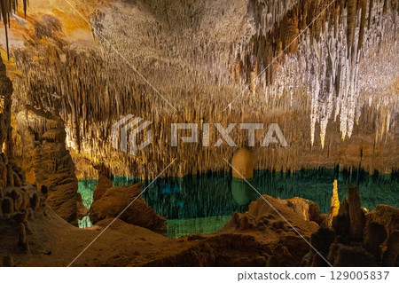 Enchanting Drach Caves of Mallorica A Subterranean Paradise in Mallorca, Spain s Gem 129005837