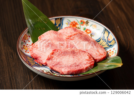 Ox tongue  129006042