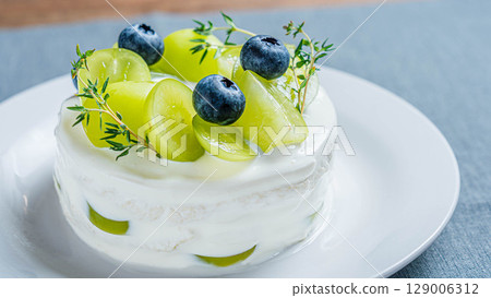 Shy Muscat Cake 129006312